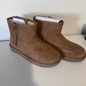 UGG CLASSIC MINI BAILEY ZIP BOOTS WOMEN SIZE 8